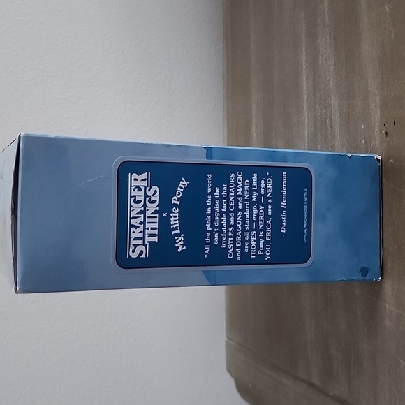 My Little Pony X Stranger Things UPSIDE DOWN Applejack RETRO Pony HTF NIB - Picture 4 of 5